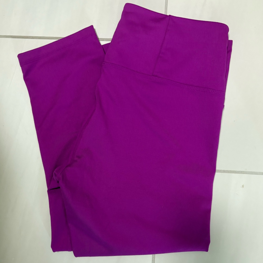 NWOT Manduka Vibrant Pink Yoga Top - Picture 2 of 4